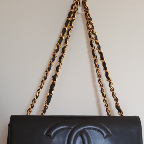 **SOLD** Authentic CHANEL Jumbo Shoulder Bag - Picture 2 of 9